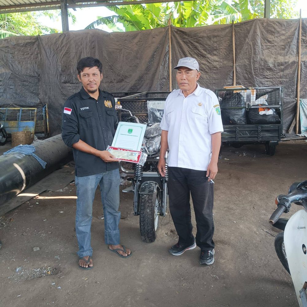Serah terima bantuan motor sampah